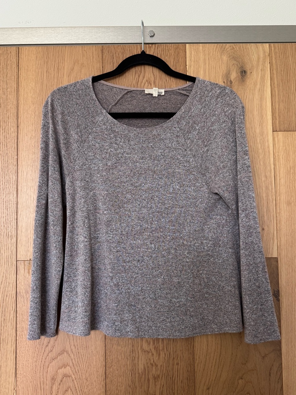 Wilfred Heathered Gray Scoop Neck Long Sleeve Top
